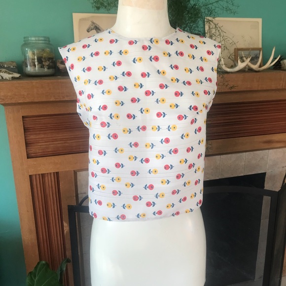 Crop top/ cross cross back - Picture 3 of 4